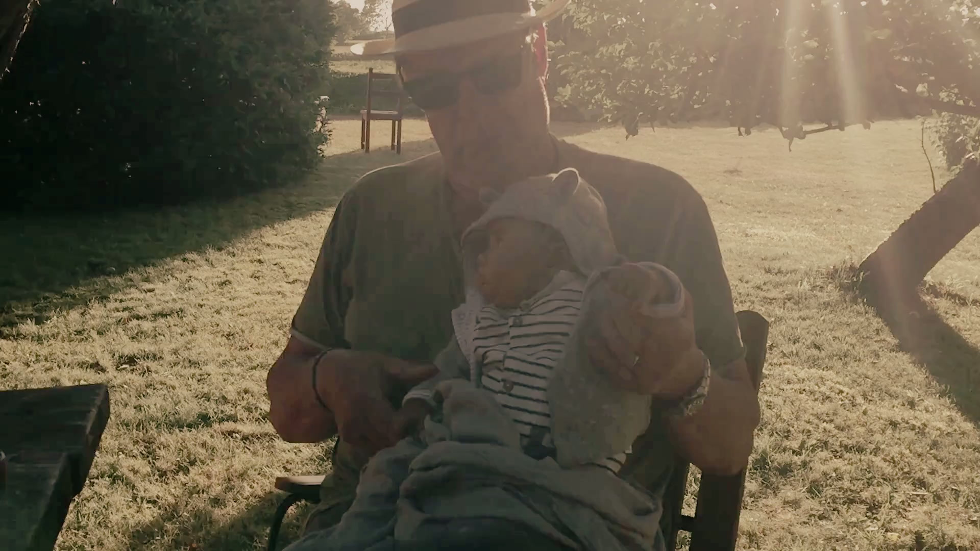 Rolf Lassgård with grandson Arthur Lassgård.